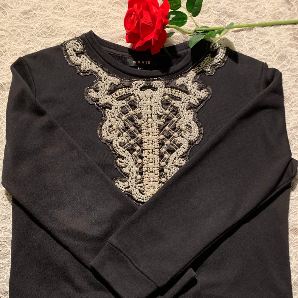 🧵Beaded Sweater